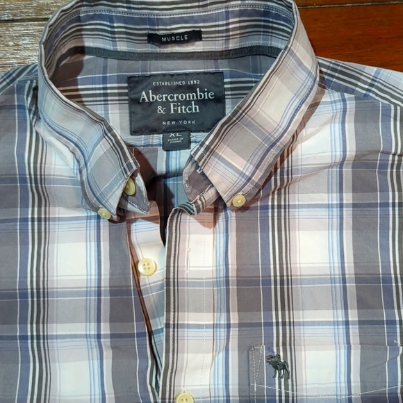 Abercrombie & Fitch Button down - Picture 2 of 3